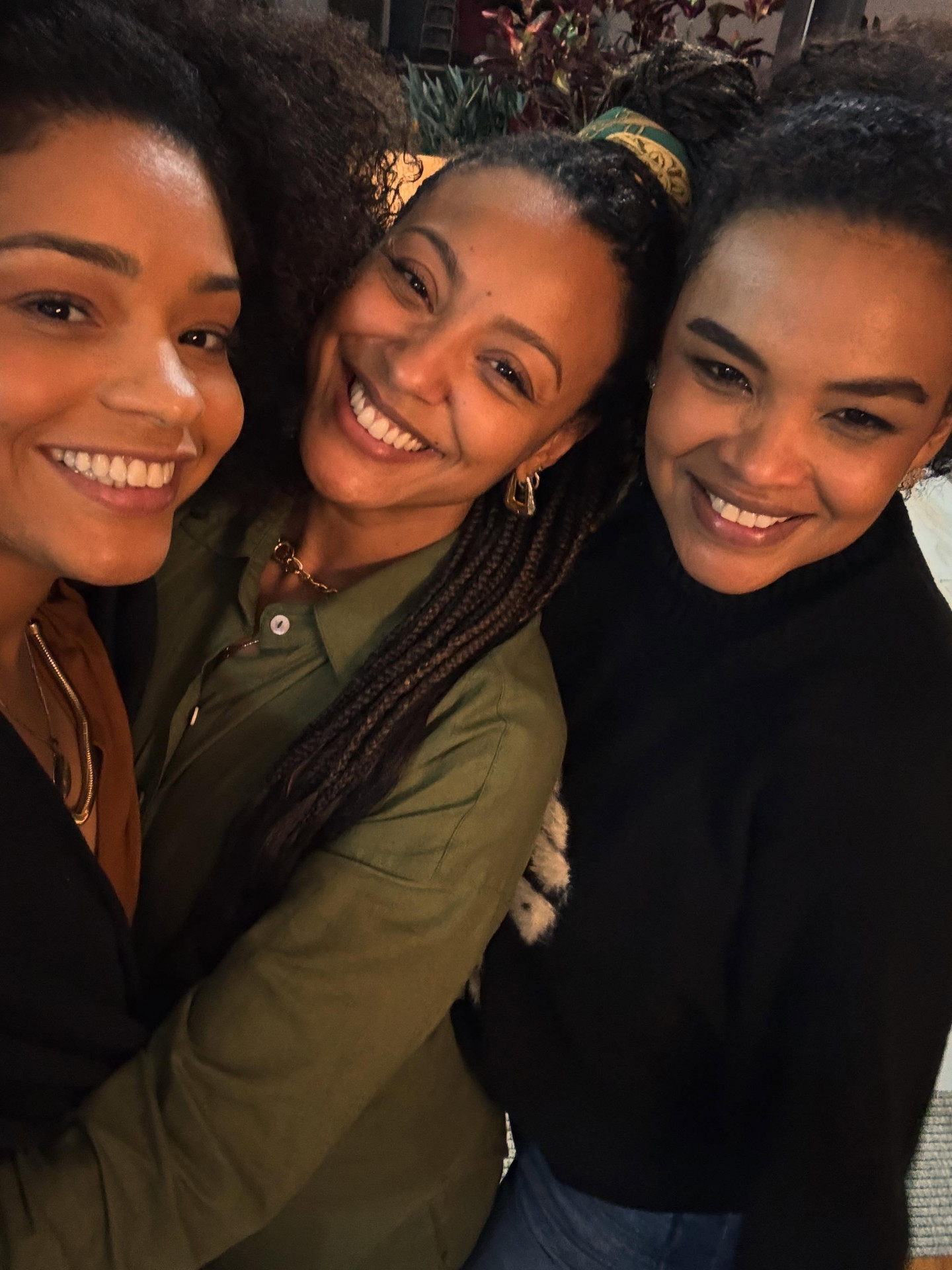Juliana Alves posou com Sheron Menezzes e Lucy Ramos - Reprodução/Instagram
