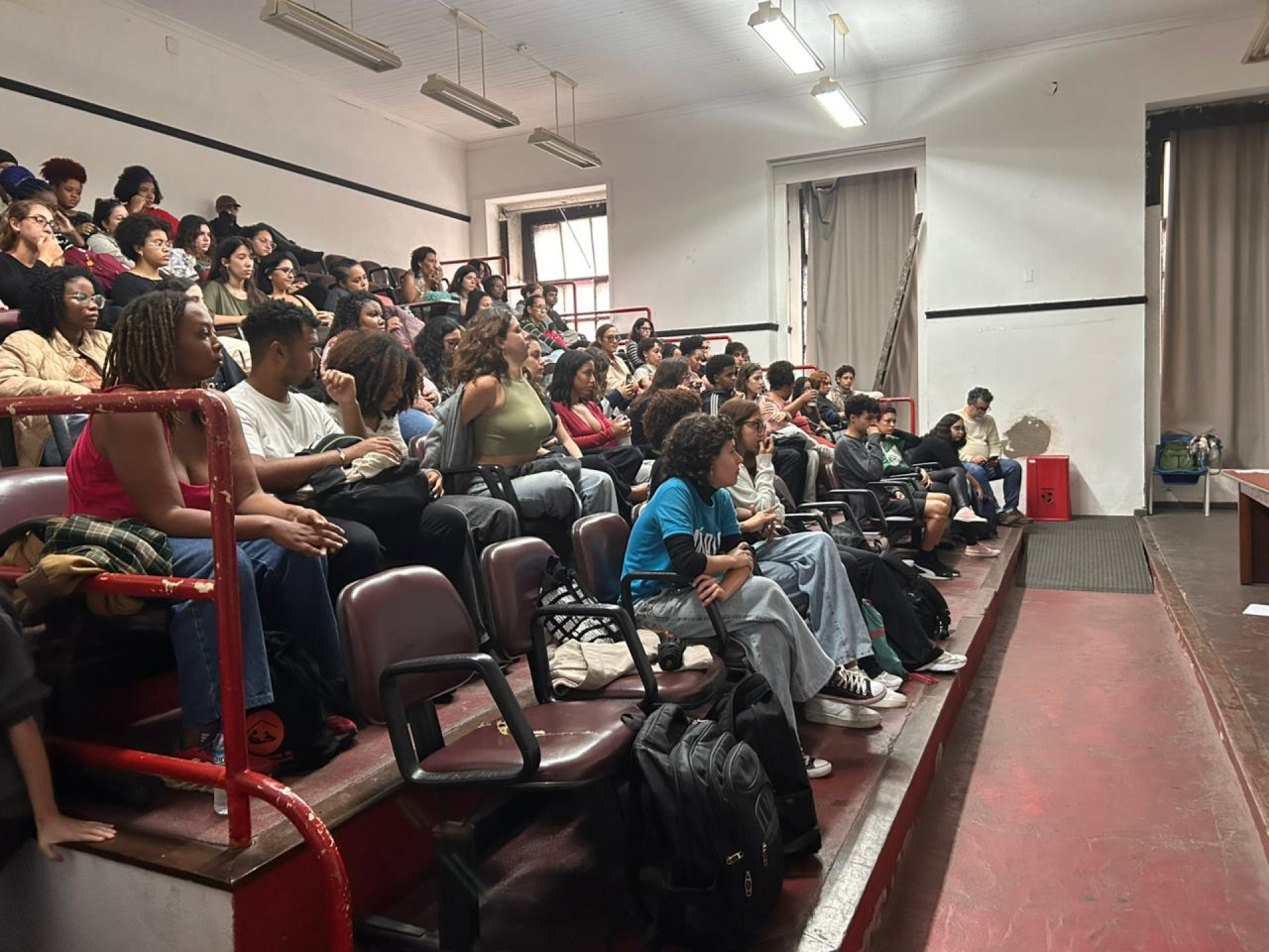 Alunos da UFRJ realizaram assembleias nesta quinta-feira - Ana Fernanda Freire / Agência O Dia