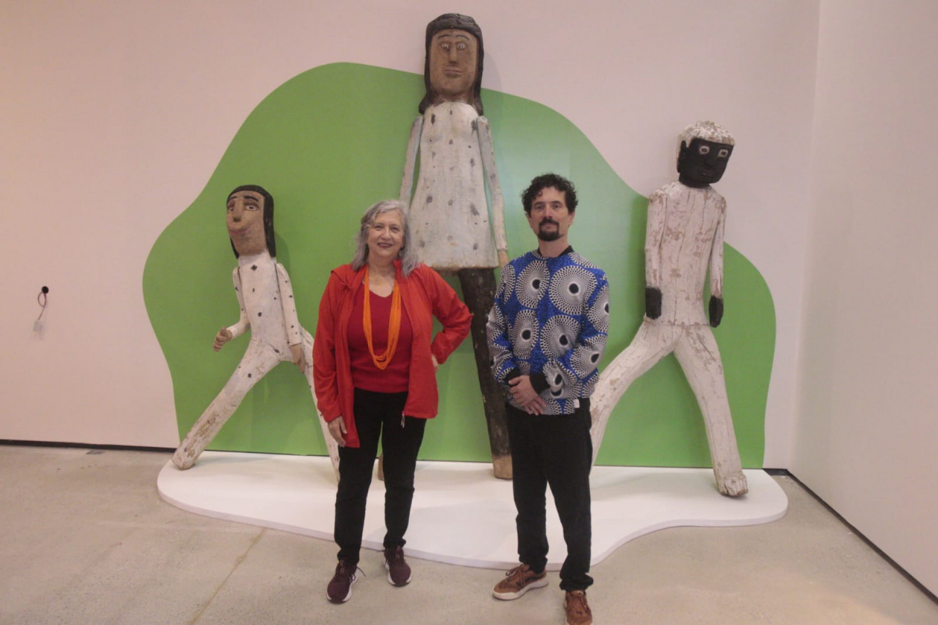 Angela Mascelani, diretora e curadora, e Lucas Van de Beuque, diretor do Pontal e tamb&eacute;m curador da exposi&ccedil;&atilde;o - Carlos Elias Junior/ Ag&ecirc;ncia O Dia