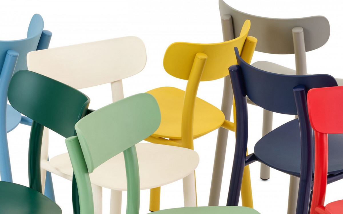Móvel com design circular propõe uma releitura da tradicional cadeira de café