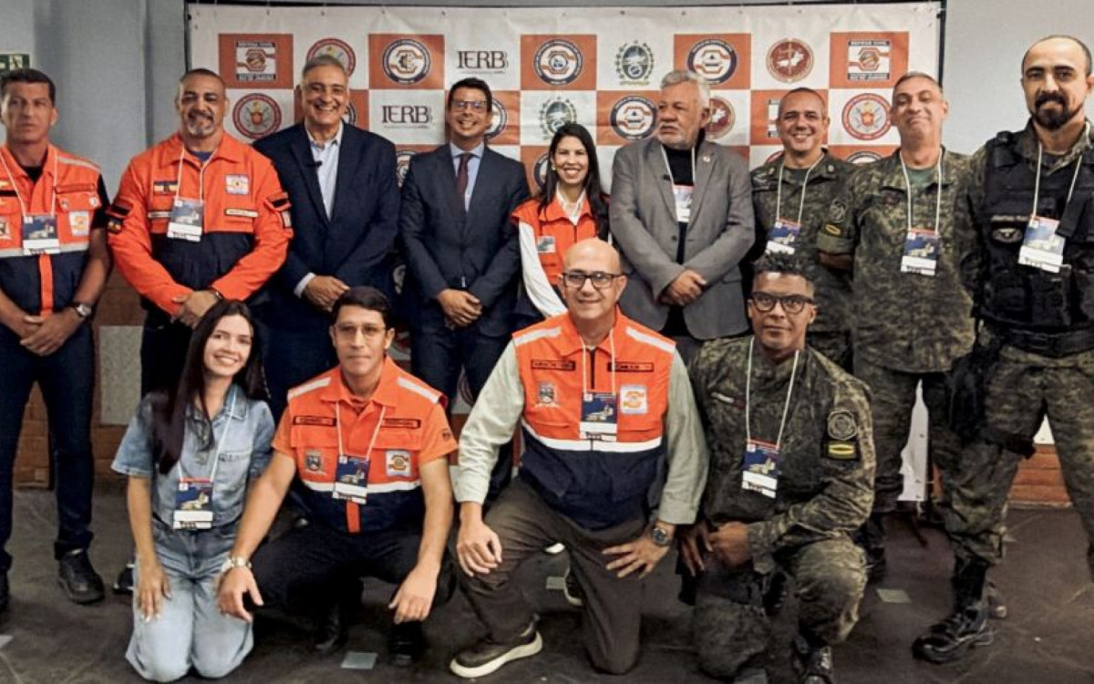 Seminário reuniu representantes das Defesas Civis, Corpo de Bombeiros, Ministério Público e Municípios da Região dos Lagos