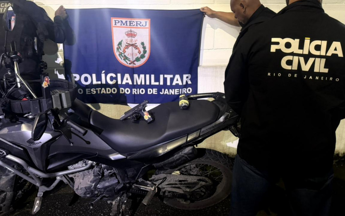 Com o criminoso, foram apreendidos uma pistola, carregadores e uma granada - Divulgação