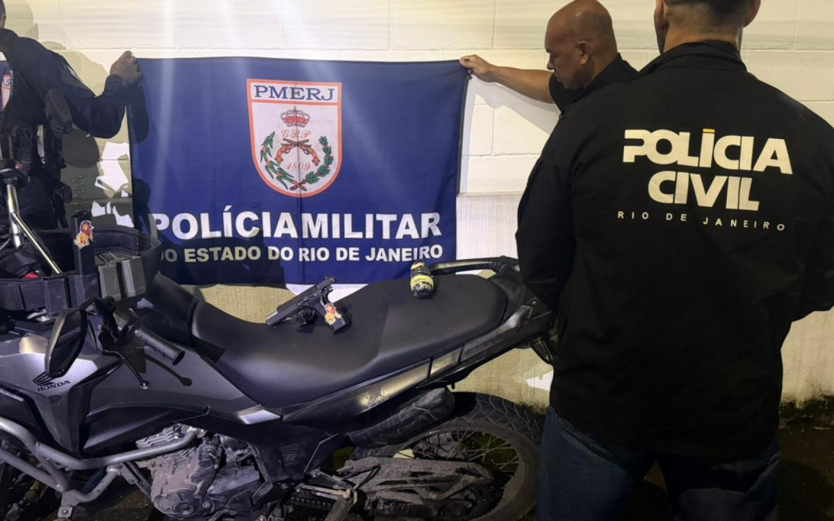 Com o criminoso, foram apreendidos uma pistola, carregadores e uma granada - Divulgação