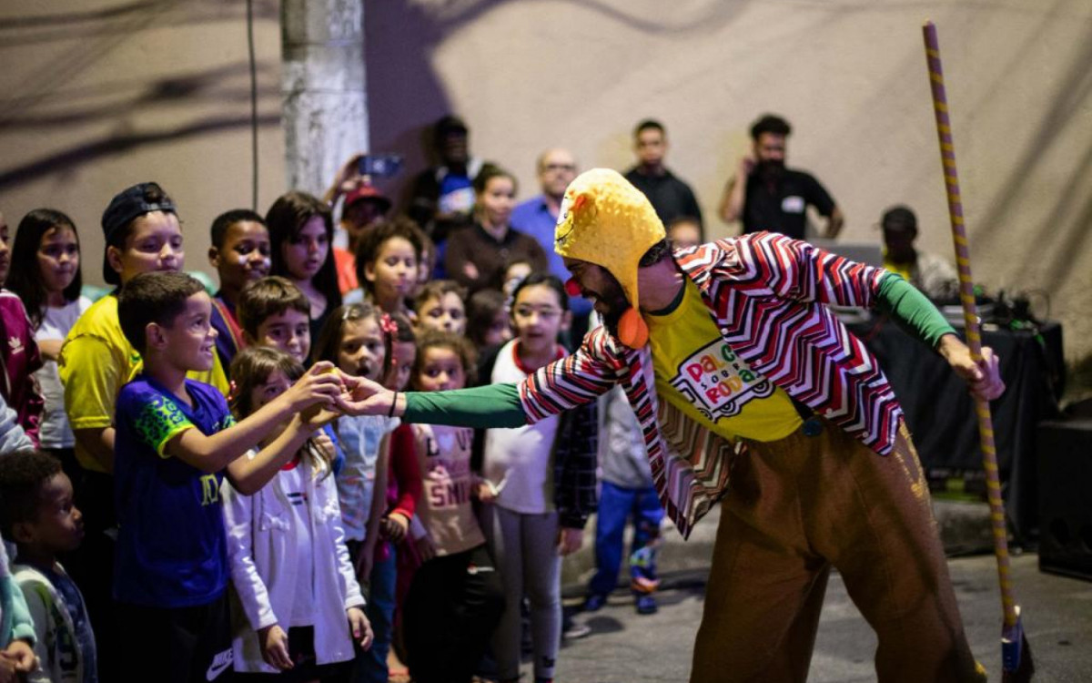 A 4ª temporada do projeto cultural itinerante e gratuito começou em agosto e vai até dezembro