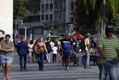 Crescimento populacional caiu para 0,37% em 2026, estima IBGE