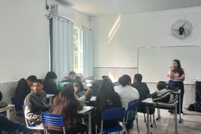 Agosto Lilás: estudantes debatem violência contra a mulher em Macuco