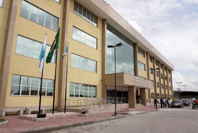 Delegado é ameaçado por réu durante depoimento no Tribunal do Júri