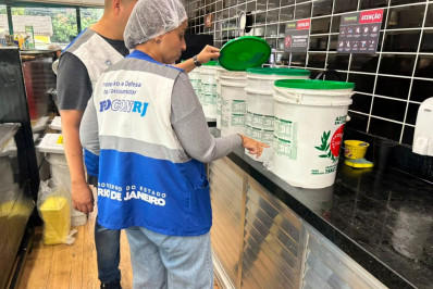 Fiscalização recolhe mais de 50 kg de alimentos impróprios em mercados de Nova Iguaçu