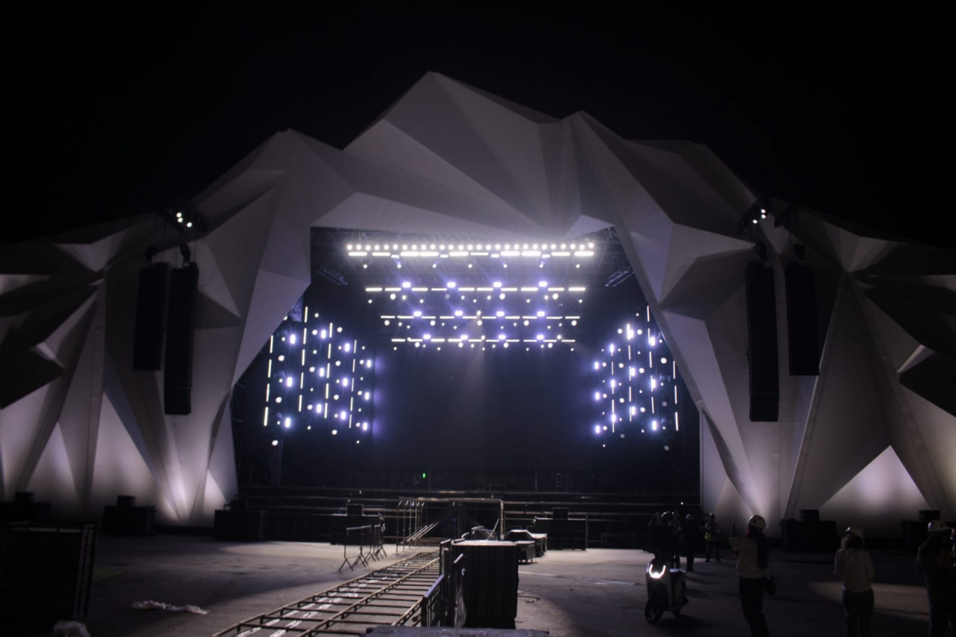 Luzes do Palco Mundo são testadas antes do Rock in Rio, nesta sexta-feira (28) - Carlos Elias Junior/ Agência O Dia