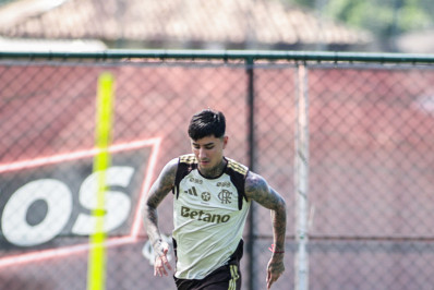 Flamengo acerta renovação de Pulgar até o fim de 2029