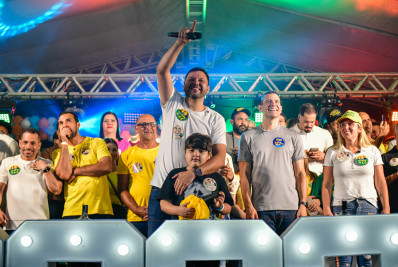 Milhares de pessoas acompanham lançamento da campanha de Júlio Rocha