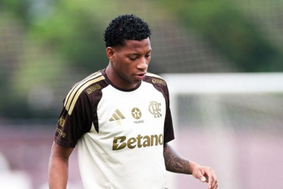 Quem fica com a vaga de Plata no Flamengo? Veja prováveis substitutos