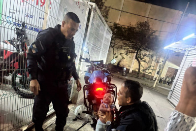 Mãe desabafa após ter bebê salvo por PMs: 'Baita susto'