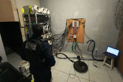 Operação descobre estrutura clandestina de mineração em Rio das Ostras