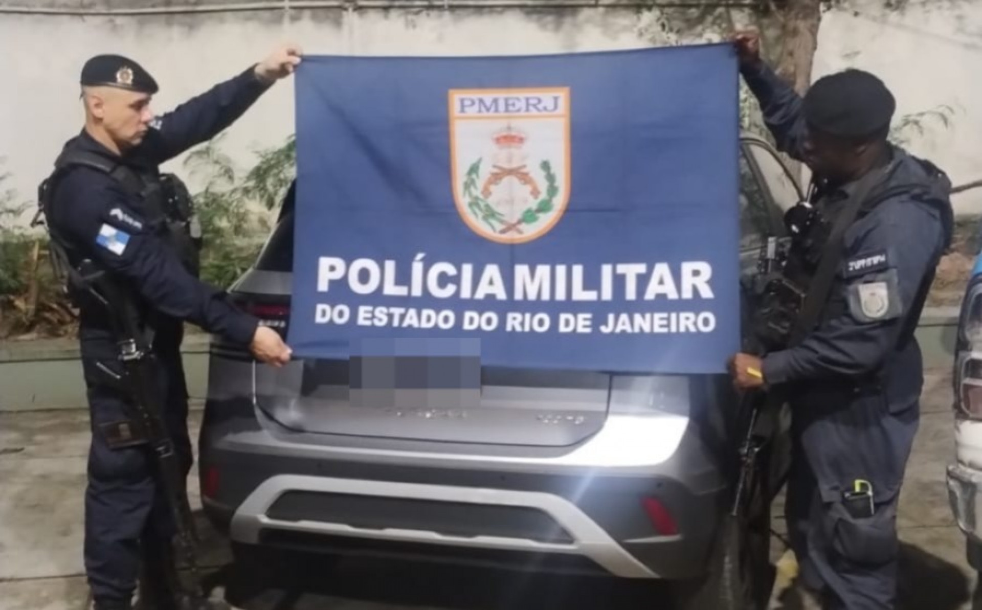 Carro foi recuperado na Rua Silva Vale