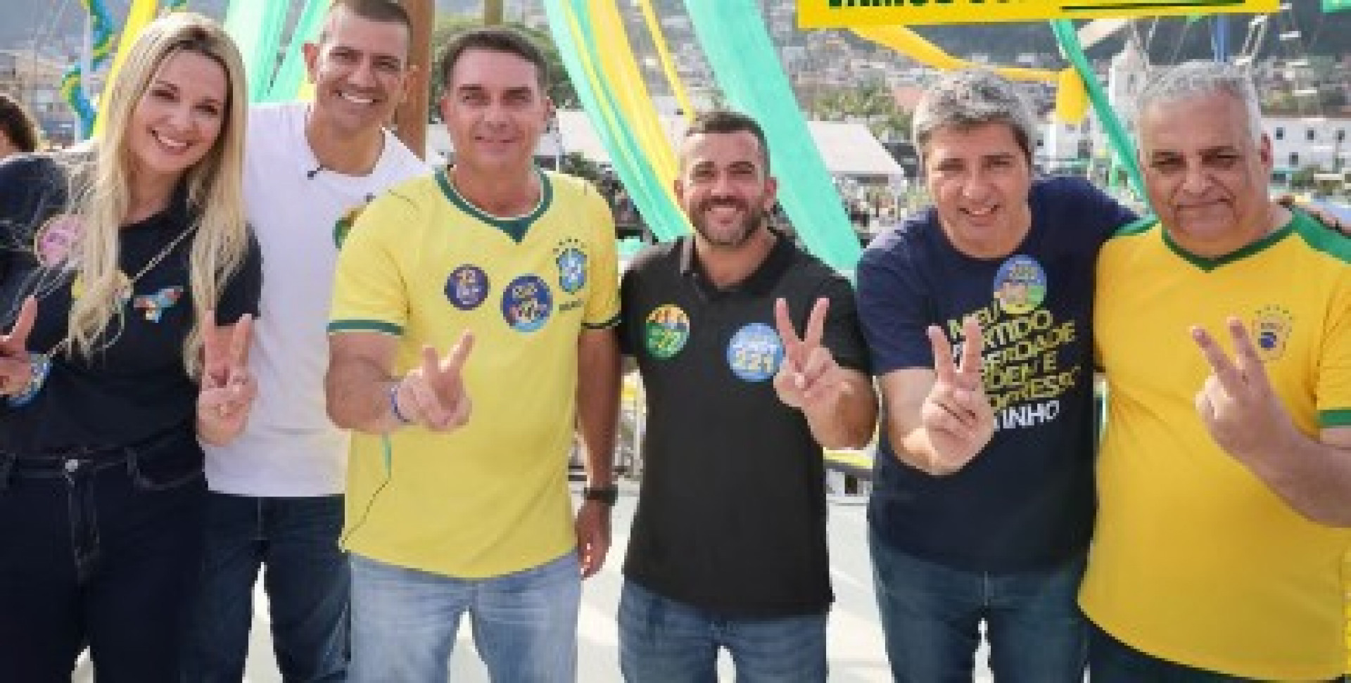 Douglas Ruas iniciou o dia com influenciadores e depois esteve com Flávio Bolsonaro - Reprodução / Redes Sociais