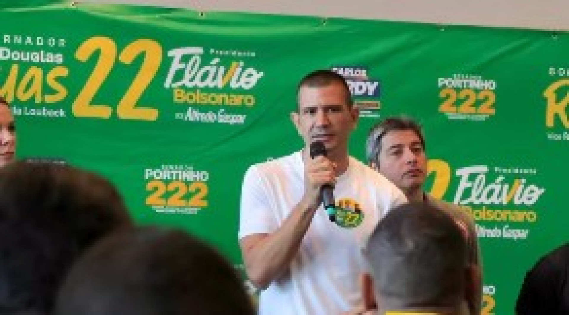 Douglas Ruas iniciou o dia com influenciadores e depois esteve com Flávio Bolsonaro - Reprodução / Redes Sociais