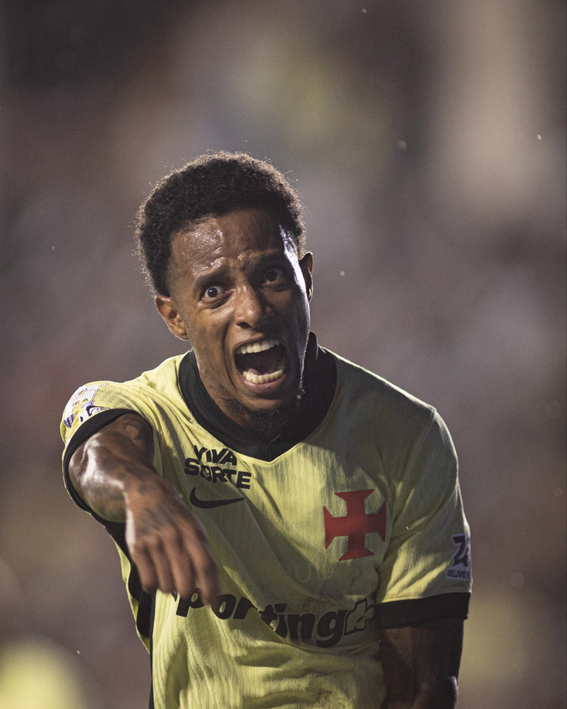 Tchê Tchê, dentro da área, abriu o placar em São Januário - Matheus Lima / Vasco