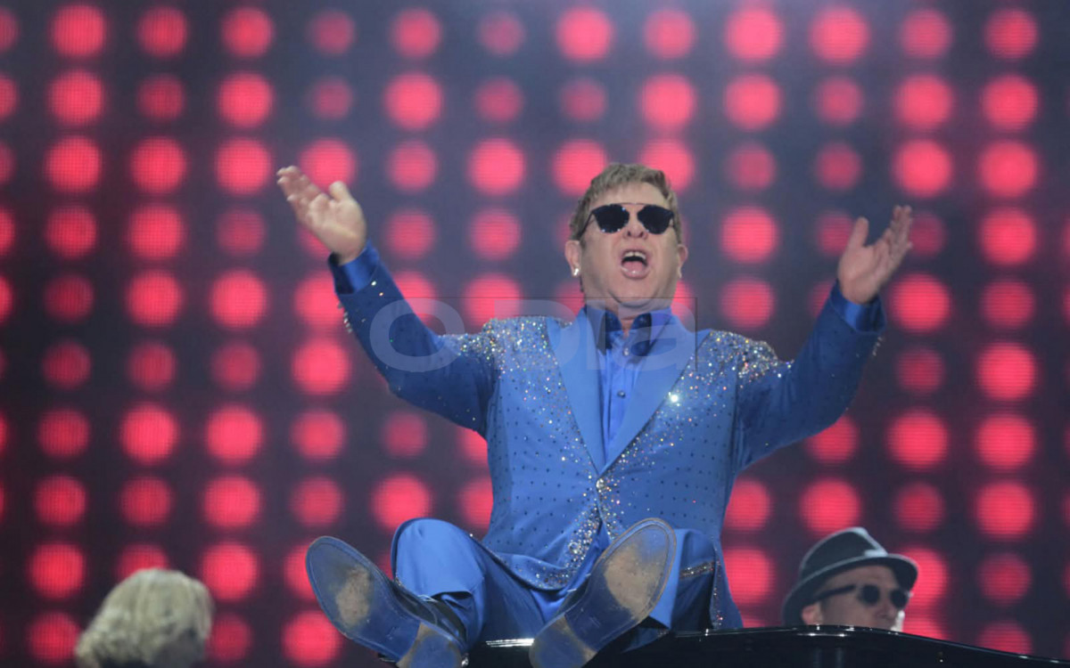 Elton John focou na música e não fez nenhum discurso na edição 2015 - Parque dos Atletas