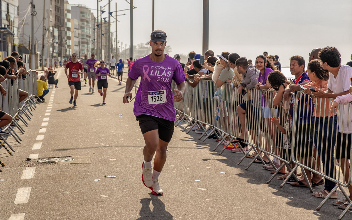 Participantes tomaram as orlas da Praia Campista e do Pecado durante a Corrida Lilás