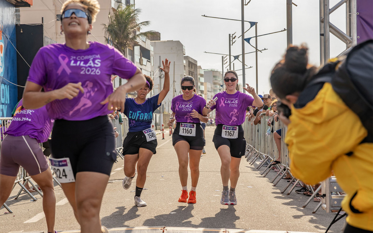 Participantes tomaram as orlas da Praia Campista e do Pecado durante a Corrida Lilás