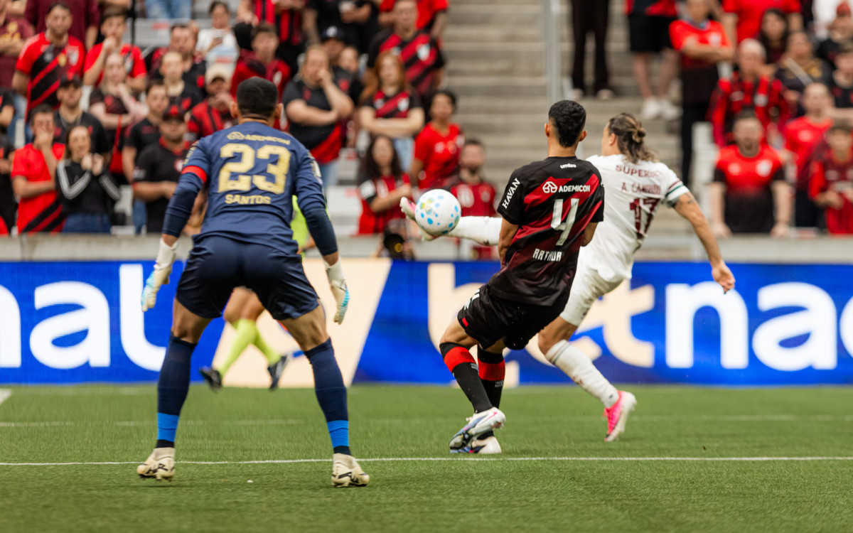 Fluminense e Athletico-PR se enfrentaram pelo Brasileiro