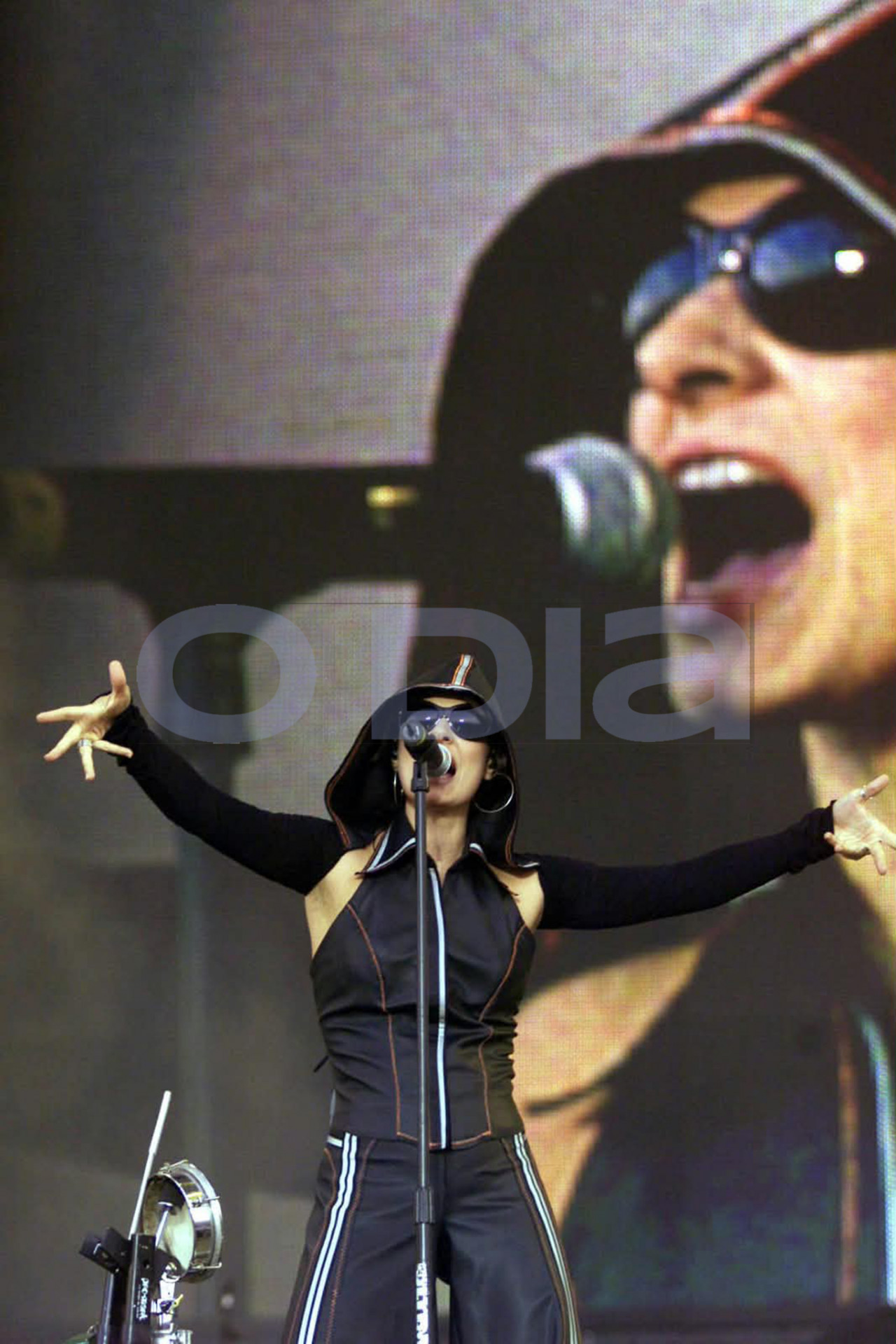 Fernanda Abreu chamou o colega Evandro Mesquita para o palco - antiga Cidade do Rock - 2021 - Léo Corrêa /Arquivo O DIA