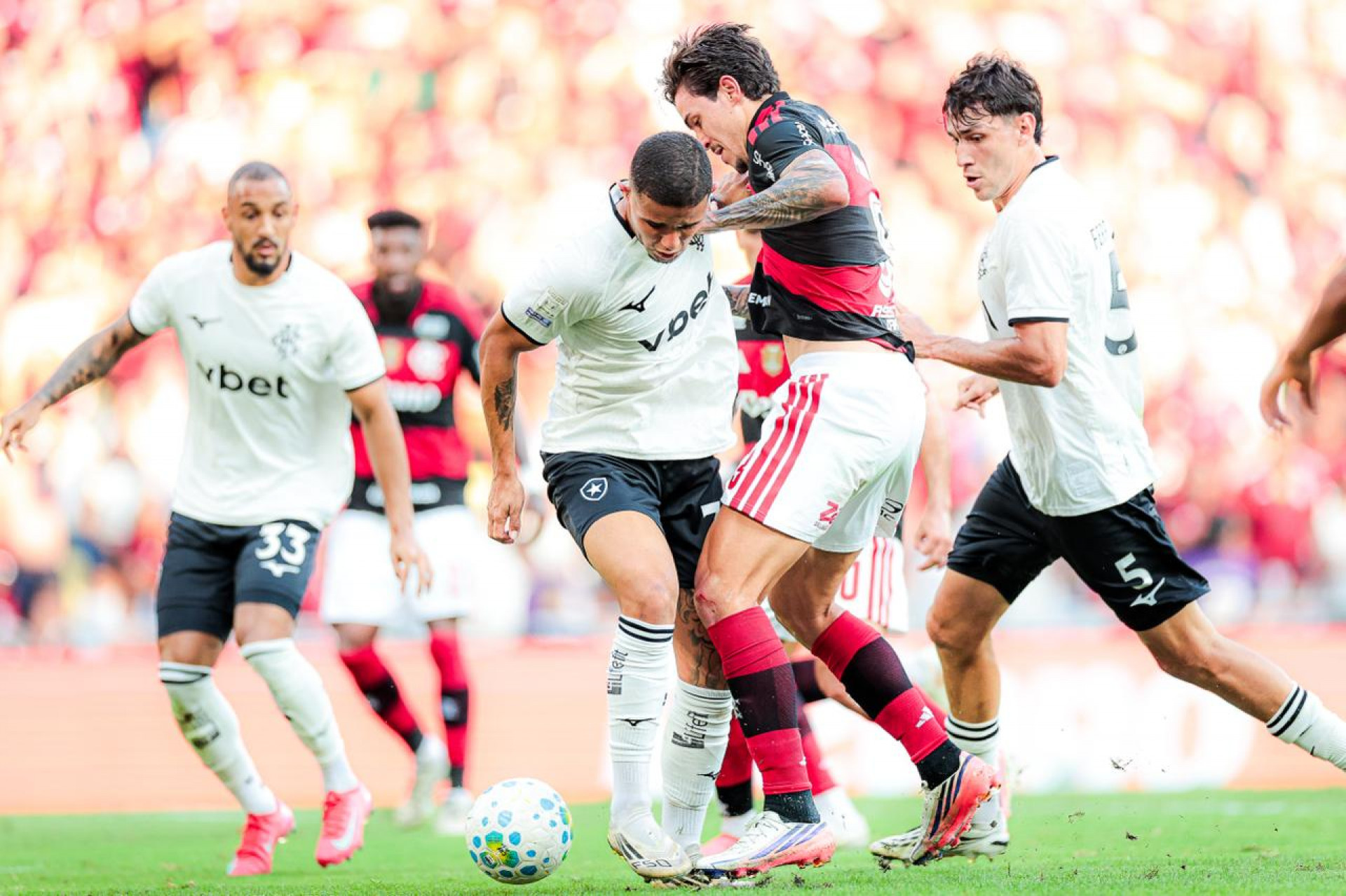Flamengo e Botafogo se enfrentaram no Maracanã - Gilvan de Souza / Flamengo