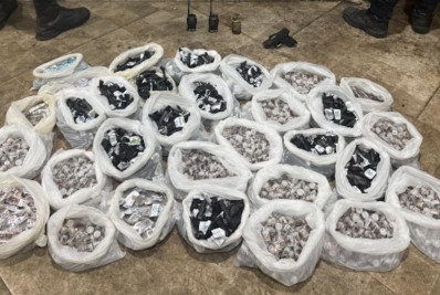 PM apreende pistola, granada e drogas após denúncia em Queimados