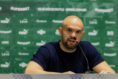 Presidente do Fluminense critica árbitro por pênalti no fim: 'Amargo'