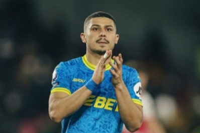 Roma oferece R$ 240 milhões por ex-volante do Fluminense
