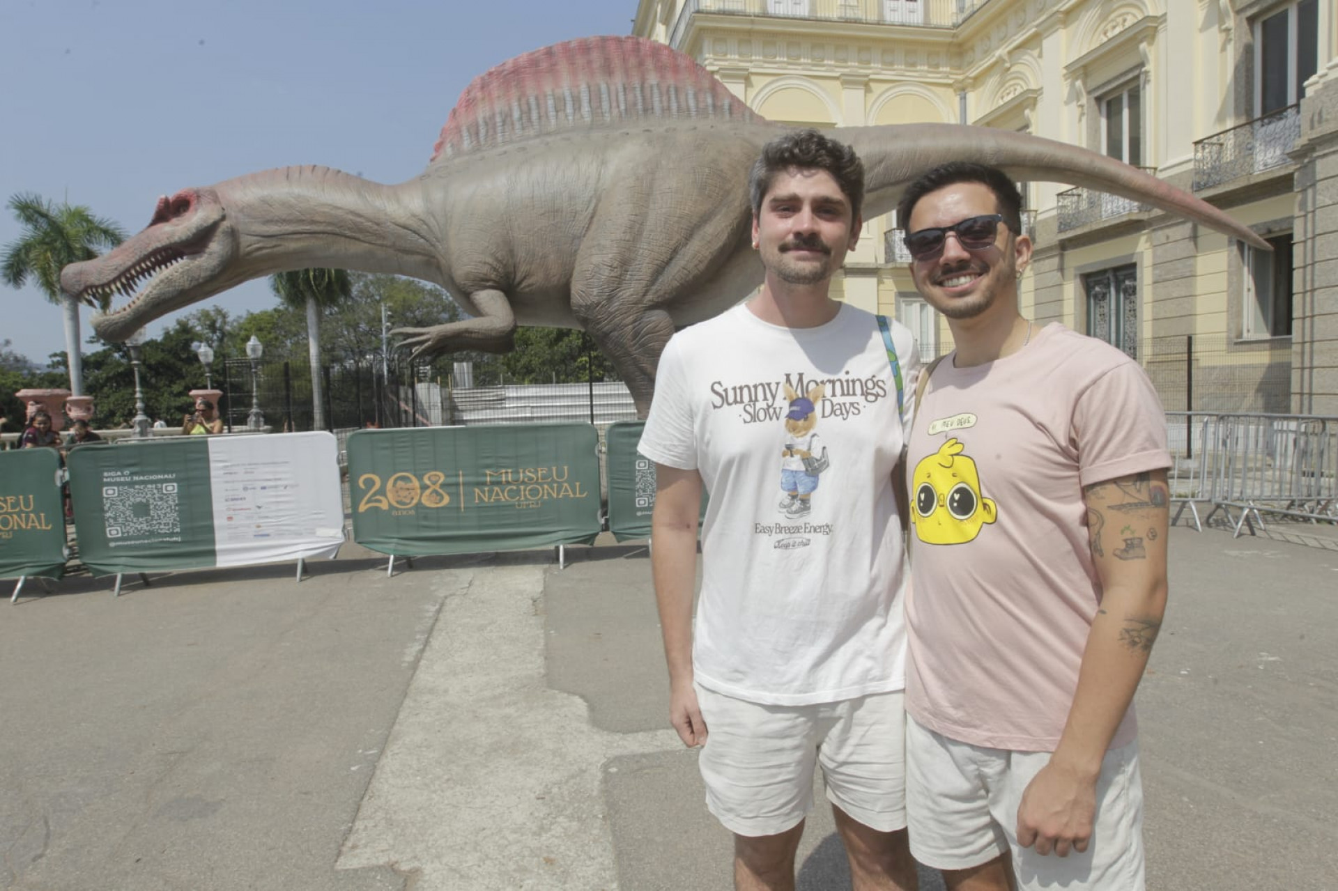 Lucas dos Reis (de rosa) e Vitor Jotta (de branco) elogiaram as pesquisas apresentadas - Reginaldo Pimenta / Agência O Dia