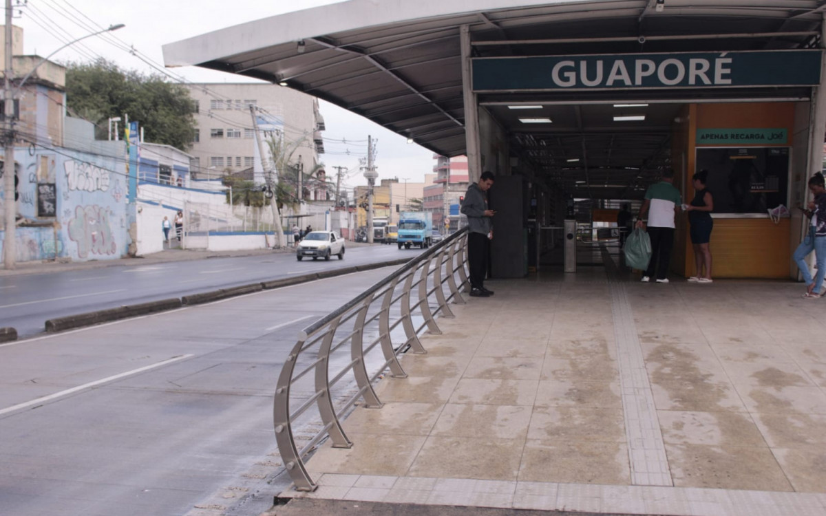 Local do acidente fica pr&oacute;ximo &agrave; esta&ccedil;&atilde;o do BRT Guapor&eacute;