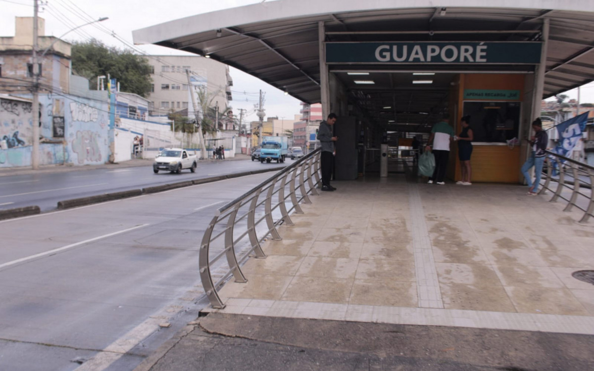 Local do acidente fica pr&oacute;ximo &agrave; esta&ccedil;&atilde;o do BRT Guapor&eacute;