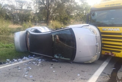 Acidente envolvendo quatro veículos interdita BR-393 em Barra do Piraí
