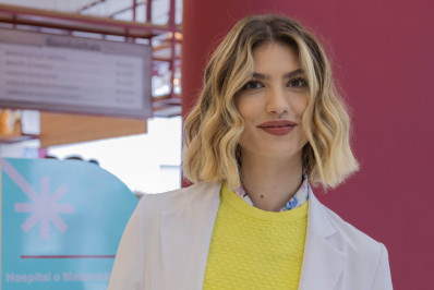 Giovanna Grigio detalha conflitos familiares e amorosos em 'Por Você'