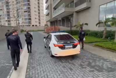 Jogador do Vasco é alvo de operação contra tráfico de armas e drogas