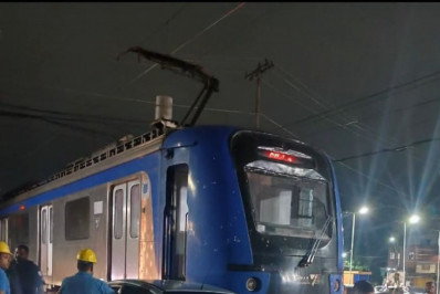 Carro colide em trem no Jardim Primavera