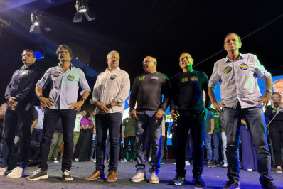 Palanque de peso: Vantoil junta Paes, Pedro Paulo e prefeitos em Arraial