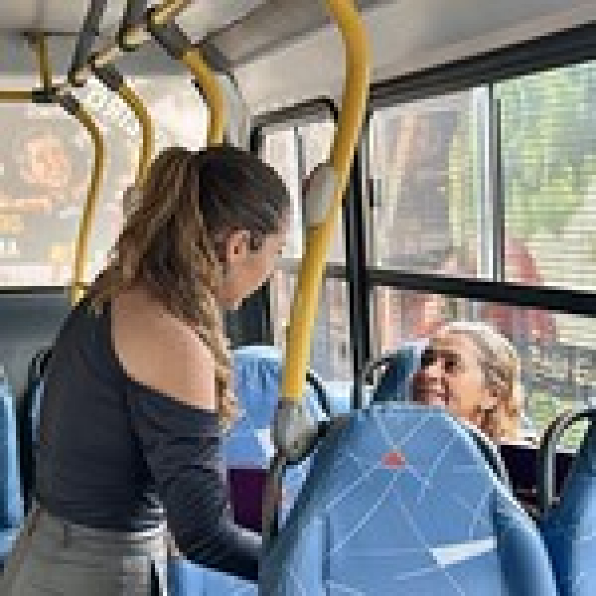 No interior dos &ocirc;nibus passageiros recebiam informa&ccedil;&otilde;es sobre o Agosto Lil&aacute;s - Divulga&ccedil;&atilde;o/PMNAR