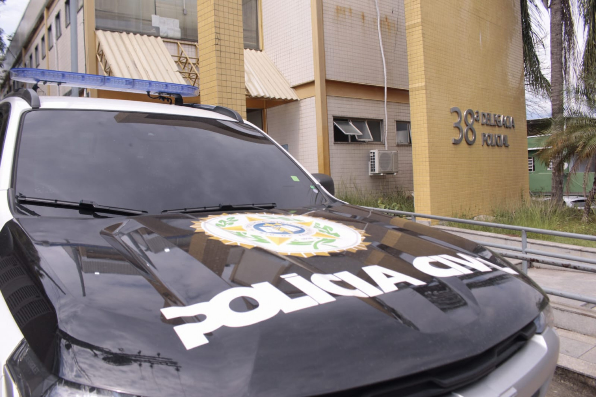 Operação foi realizada por agentes da 38ª DP (Brás de Pina) - Carlos Elias Junior / Agência O Dia