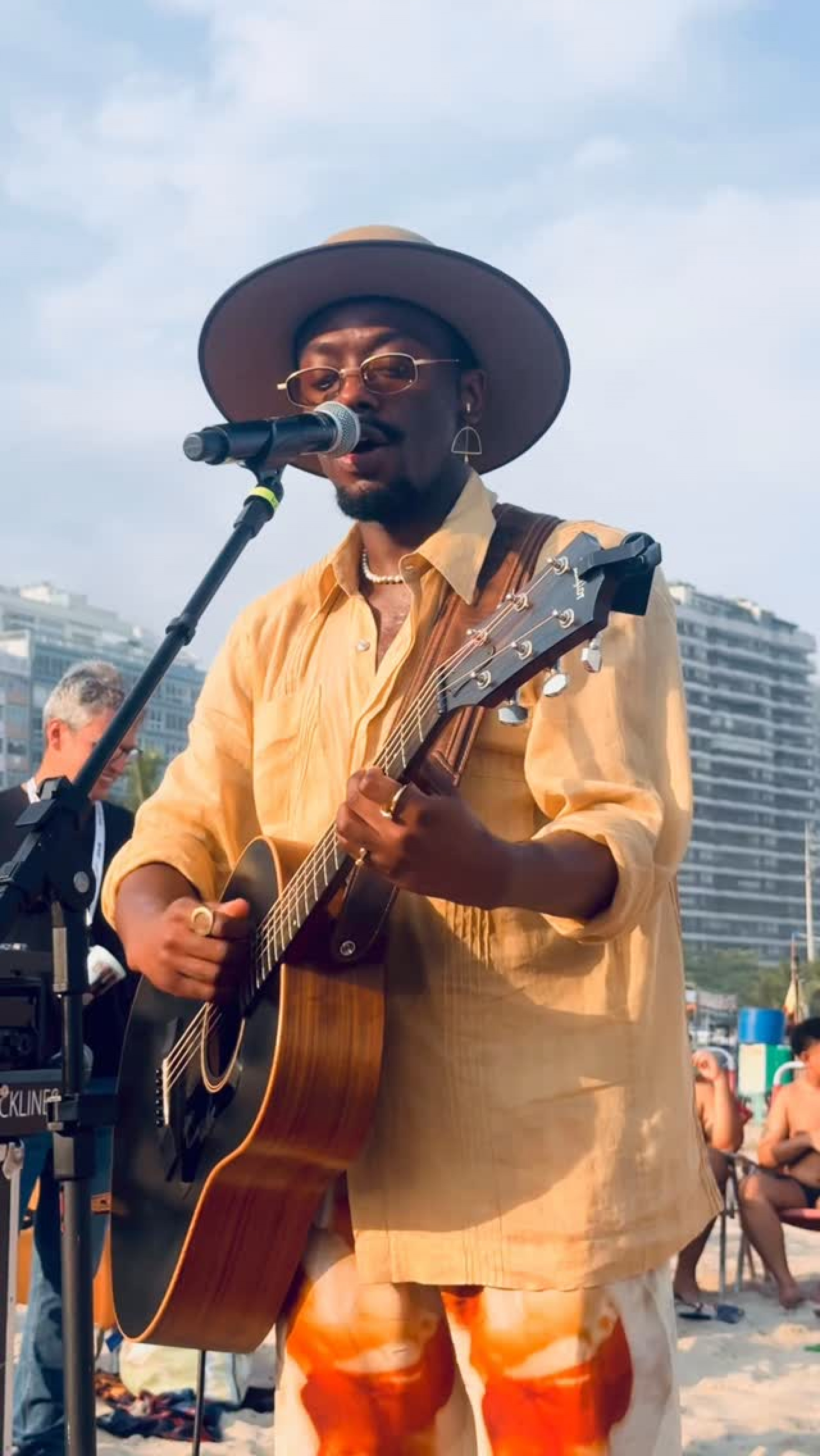 Jota.pê faz apresentação surpresa na Praia do Leme - Reprodução do Instagram