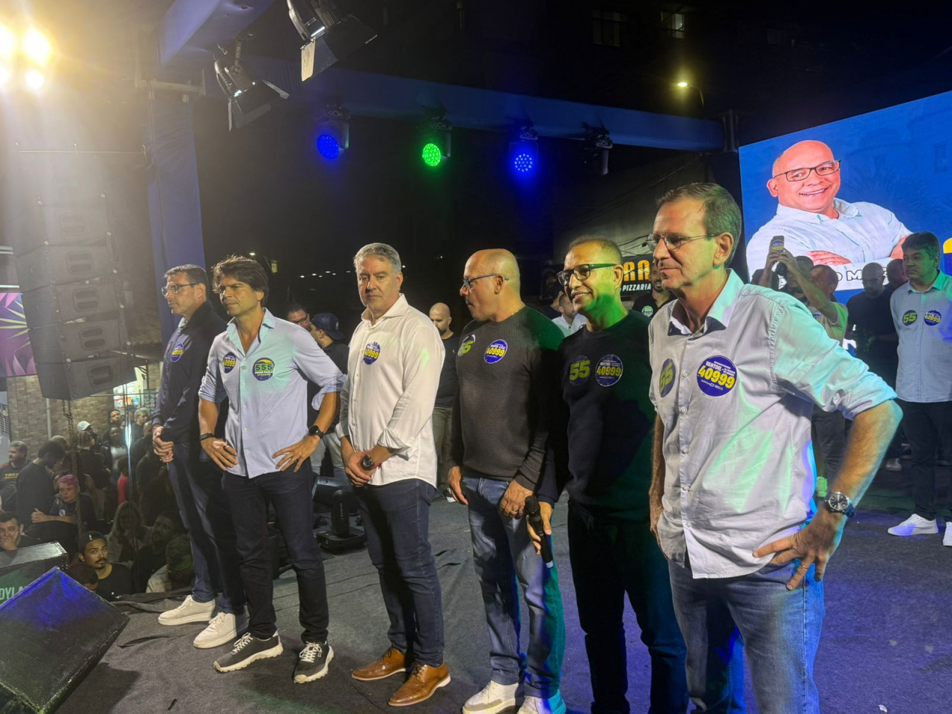 Palanque de Vantoil Martins com Eduardo Paes, Pedro Paulo, prefeitos, vereadores e lideran&ccedil;as pol&iacute;ticas - RCFM