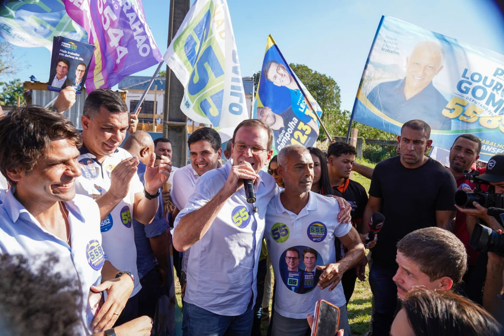 Paes, Rom&aacute;rio e outras lideran&ccedil;as em Araruama - Ascom