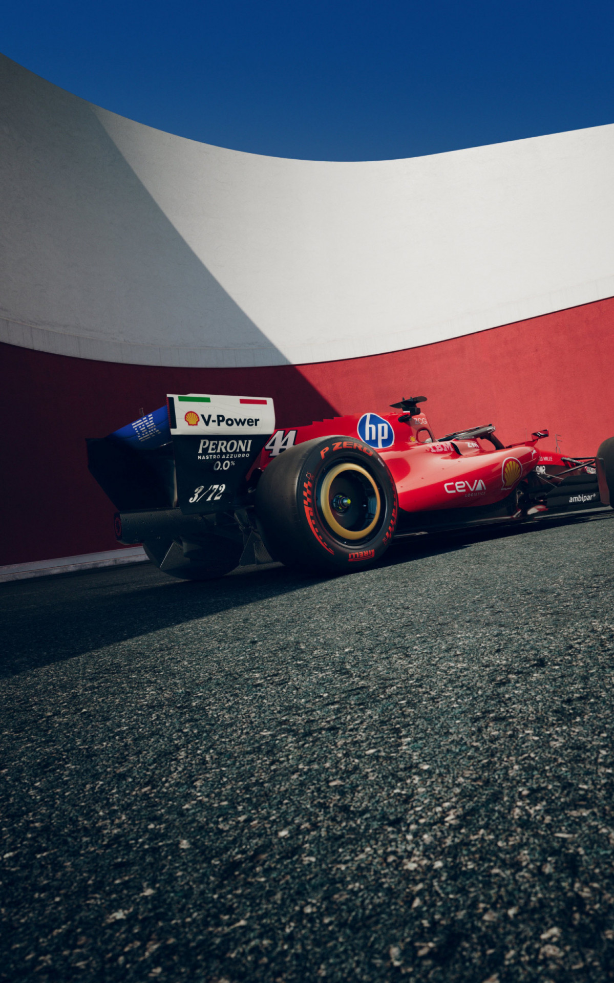 Ferrari apresenta pintura do carro em homenagem a Michael Schumacher 