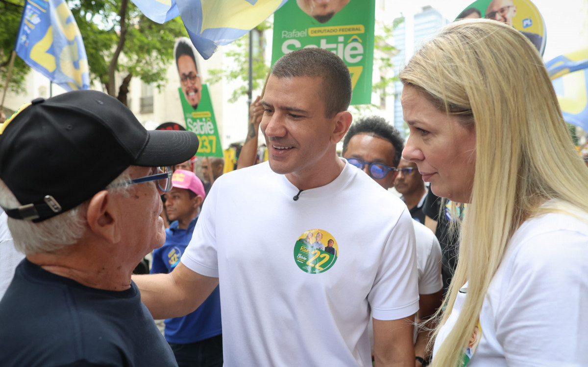 Douglas Ruas conversou com eleitores no Saara, Centro do Rio