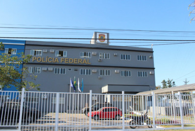 Foragido por roubo é localizado pela PF e preso em Macaé