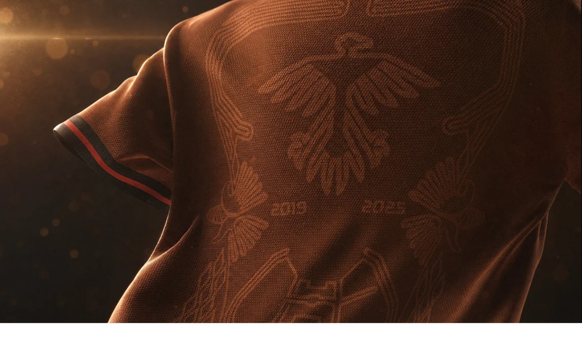 Camisa do Flamengo chamada de 'Urubu de Lima' tem a cor de cobre na parte de trás - Divulgação