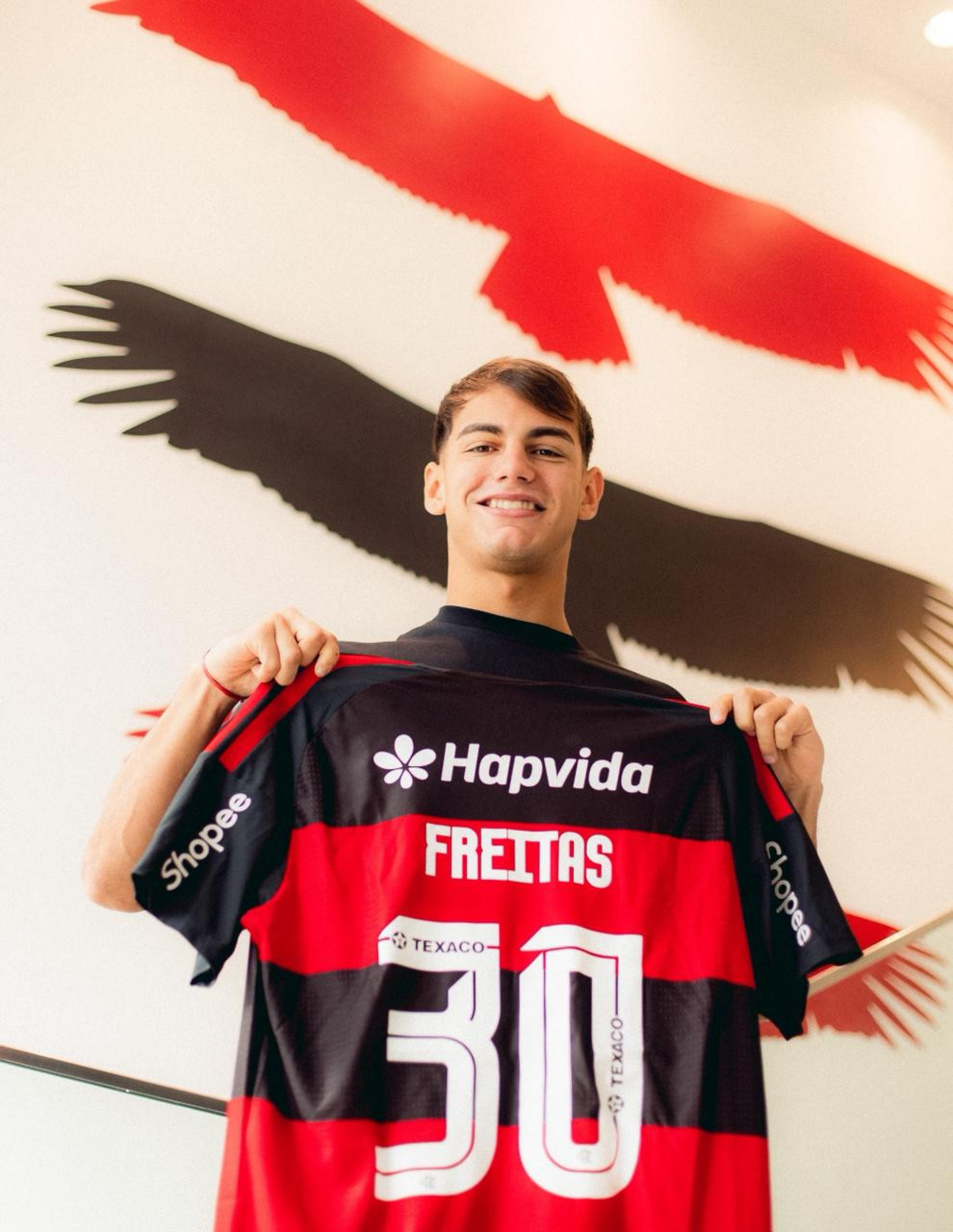 Joaquín Freitas vai usar a camisa 30 do Flamengo