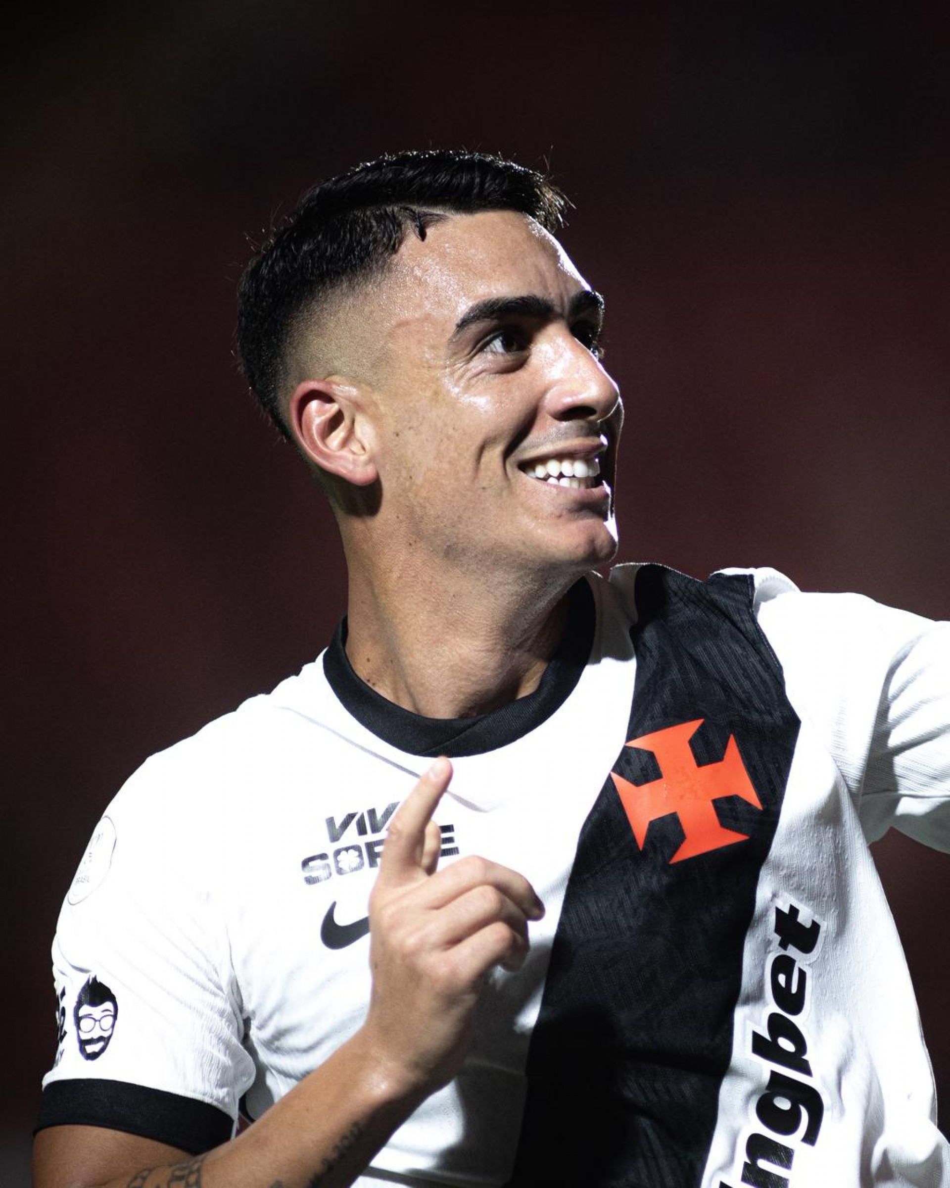 Puma Rodríguez se tornou o defensor estrangeiro com mais gols na história do Vasco